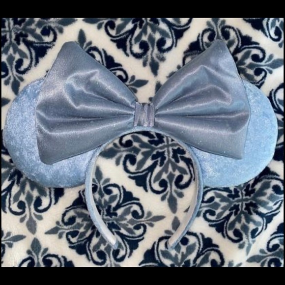 Custom Minnie Ears - Picture 1 of 2